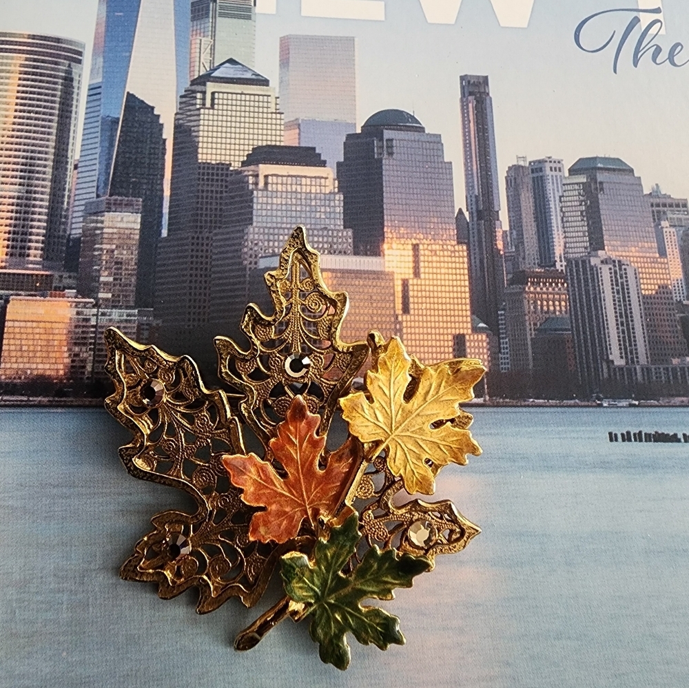 VTG Kenneth Cole KC Maple Leaves Gold Tone Enamel Rhinestones Brooch